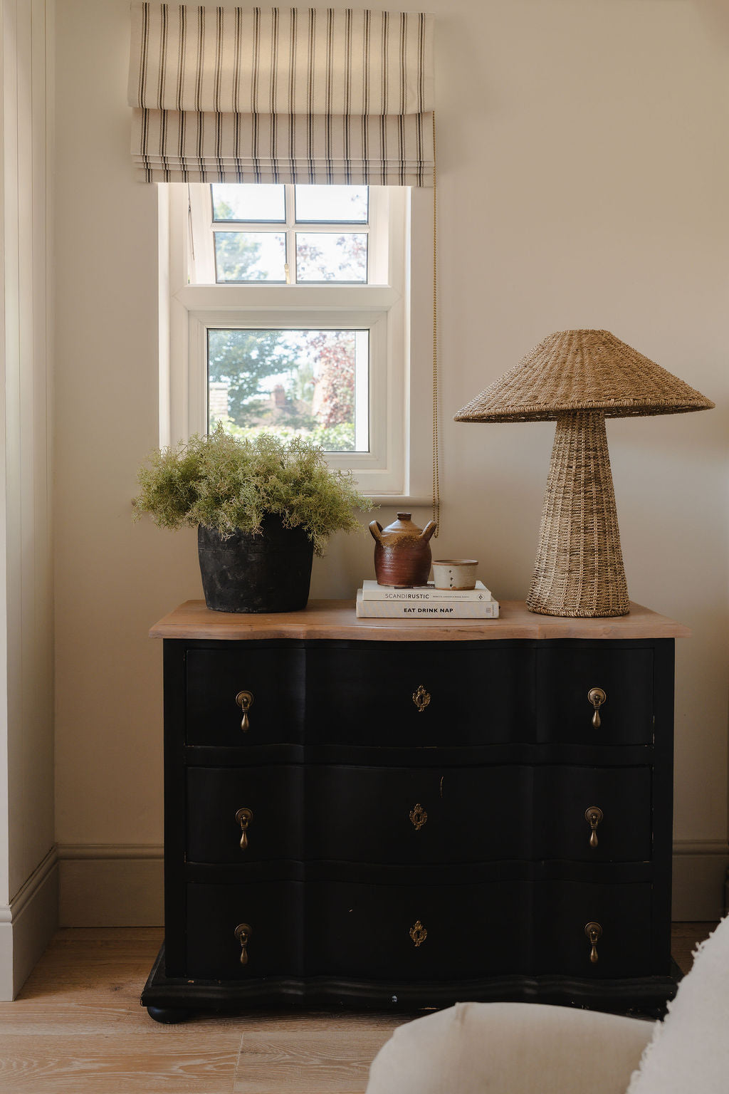 The Alder Charcoal Vase