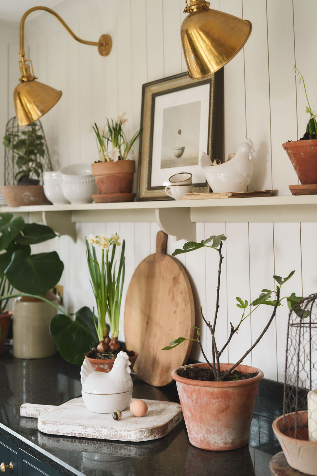 Ceramic Hen Egg Basket with lid…