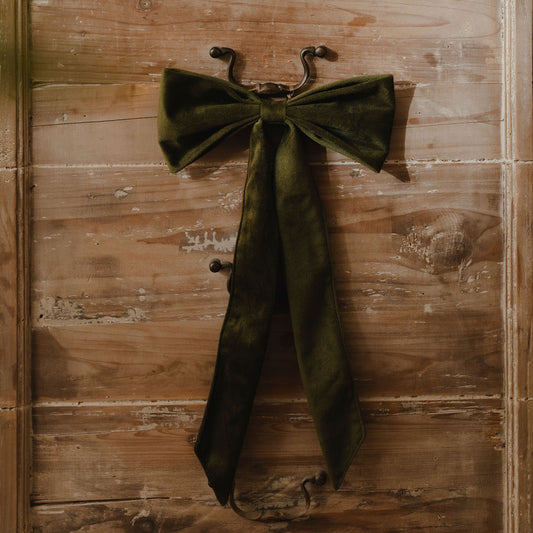 Emerald Green Velvet Christmas Bow
Green velvet bow Christmas decoration
Emerald green velvet bow for Christmas tree
Luxury green velvet festive bow
Emerald velvet bow for Christmas wreath
Green velvet bow for Christmas garland
Traditional emerald green Christmas bow
Decorative green velvet Christmas tree bow
Emerald green bow styled with festive greenery
Velvet Christmas bow for traditional festive décor